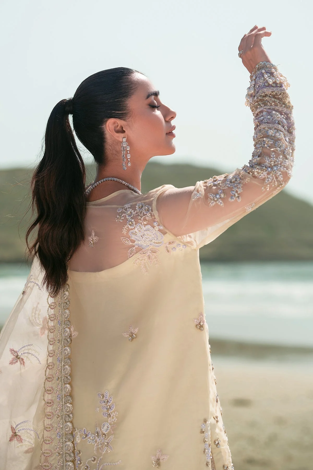ELLE - Image 5